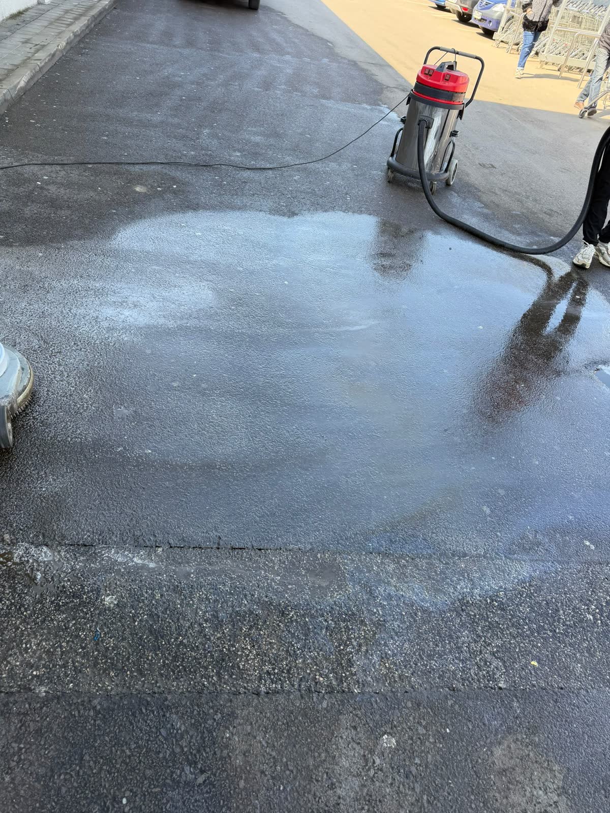Manchas de aceite en aparcamientos (11/20)