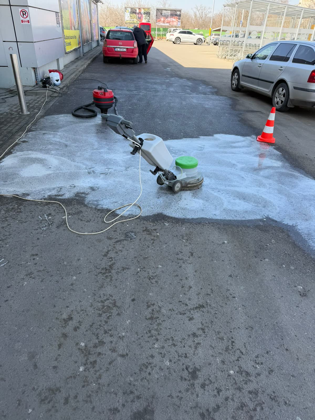 Manchas de aceite en aparcamientos (7/20)